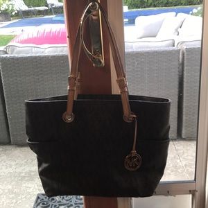 Michael Kors tote like new